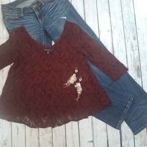 American Eagle flowy lace top